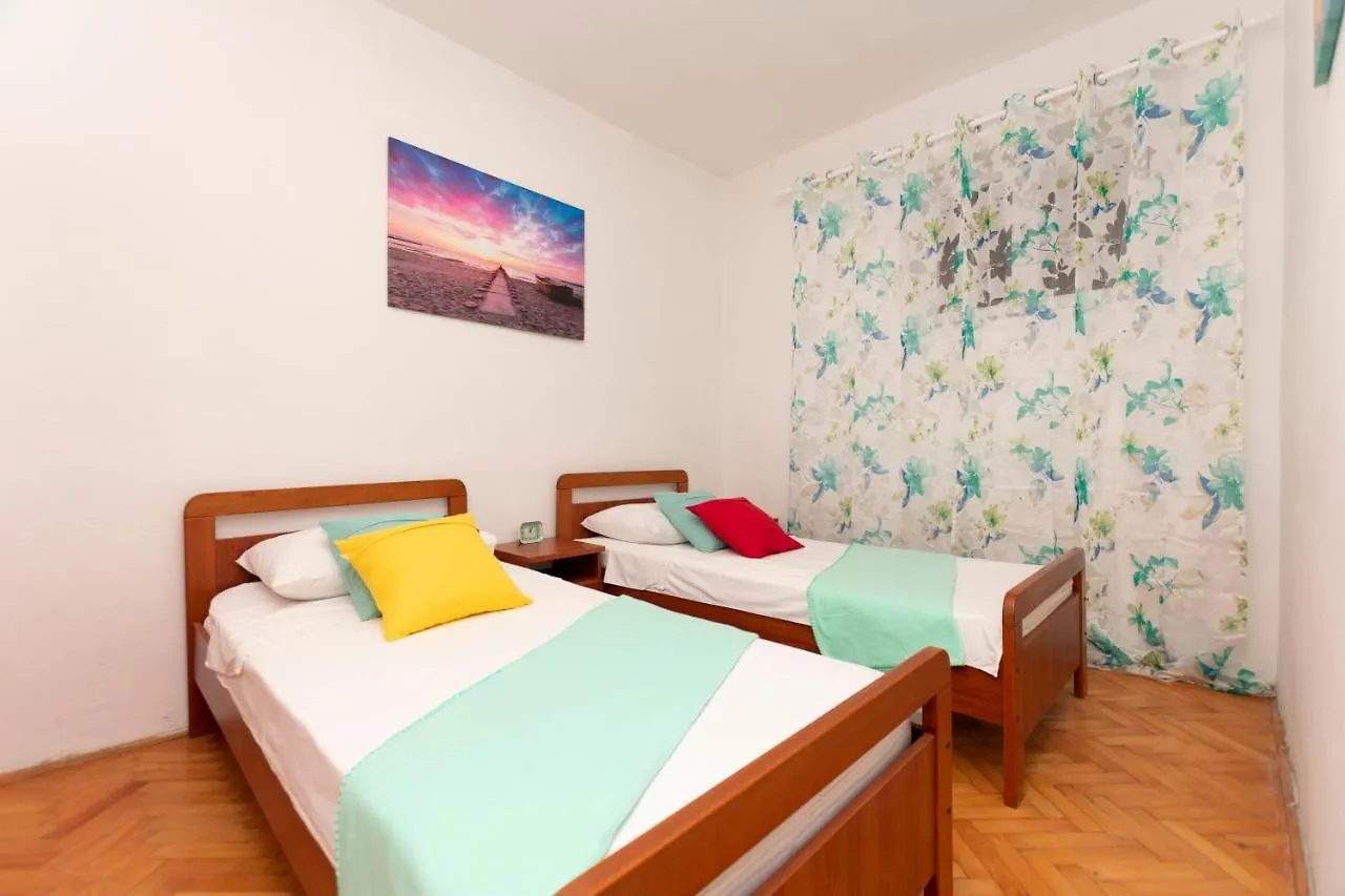 Apartments Milica Kastela 0*,  Croatia