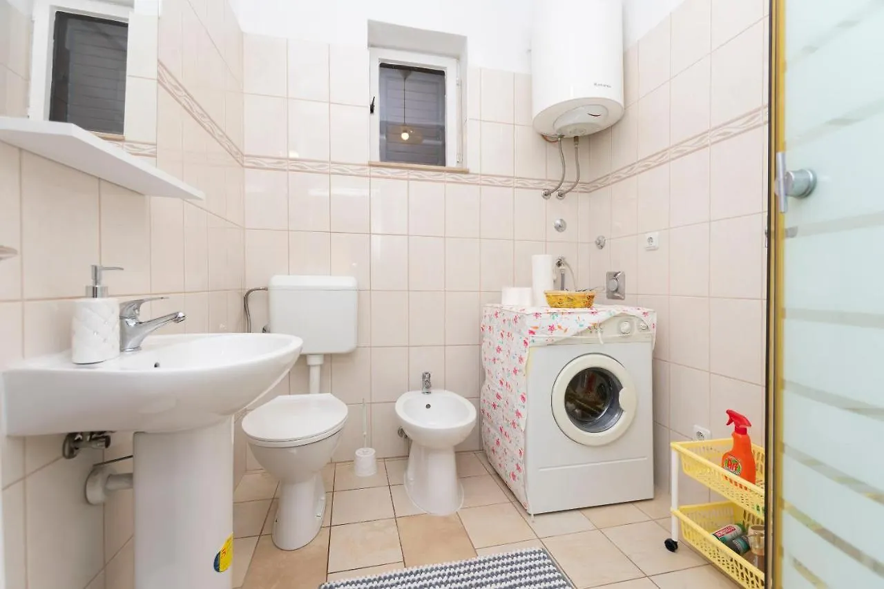 Apartments Milica Kastela 0*,  Croatia
